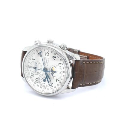 Chronograph der Longines Master Collection mit Mondphase an einem Lederarmband